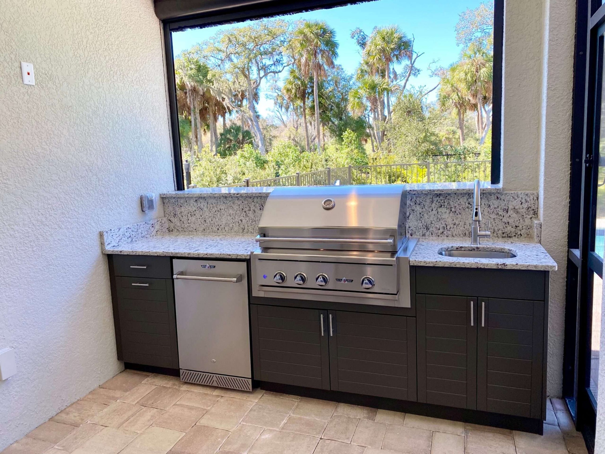 Screened Patio Outdoor Kitchen