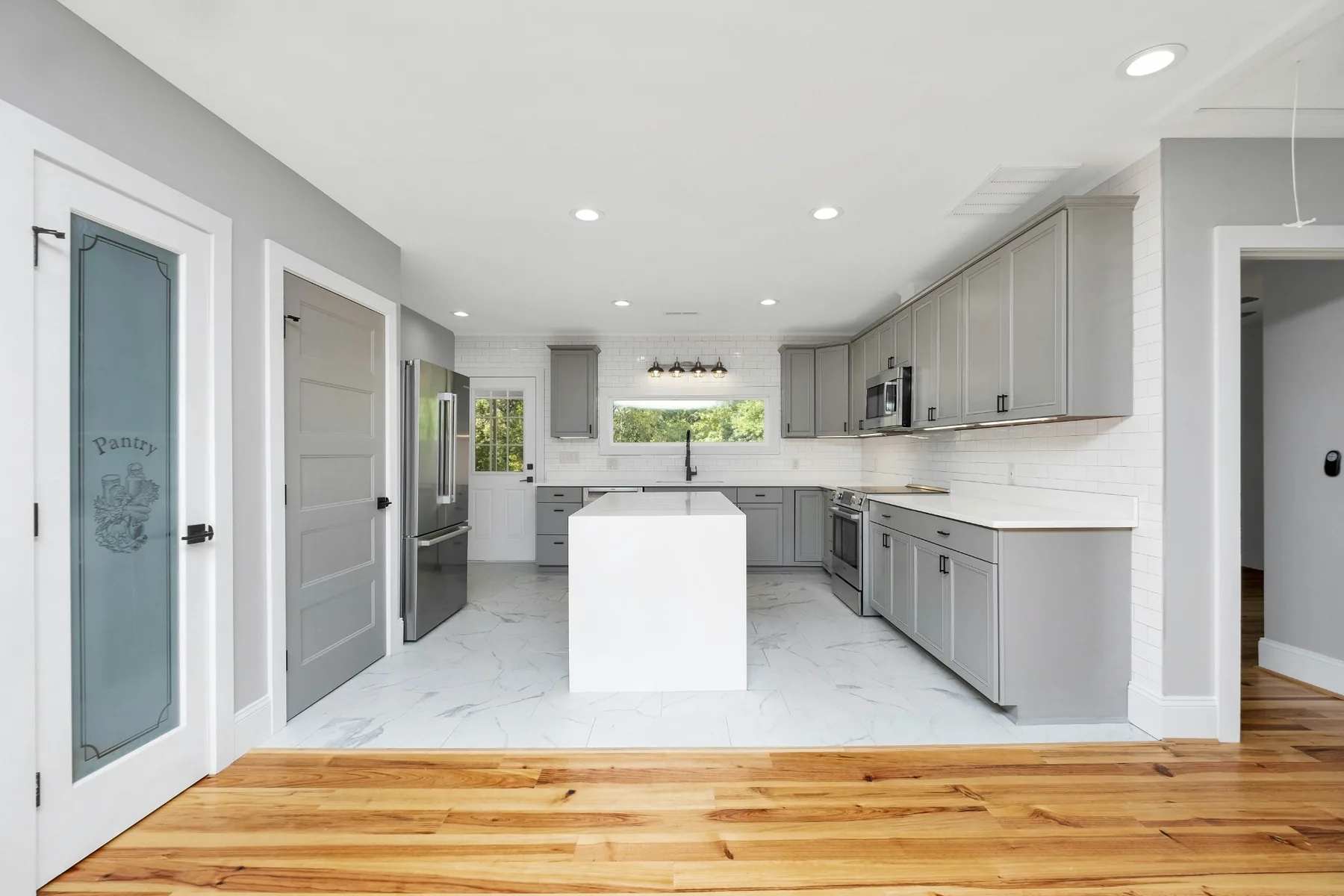 Modern kitchen remodel in the Victoria Park neighborhood of Fort Lauderdale